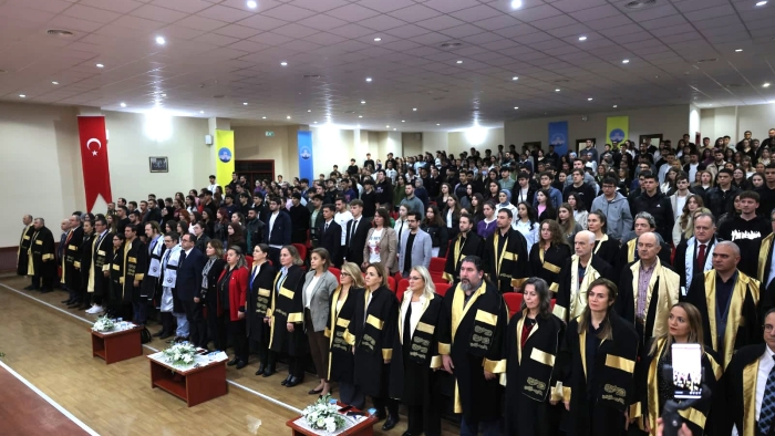 İKTİSADİ VE İDARİ BİLİMLER FAKÜLTESİNDE 2025–2026 AKADEMİK YILI AÇILIŞ TÖRENİ GERÇEKLEŞTİ